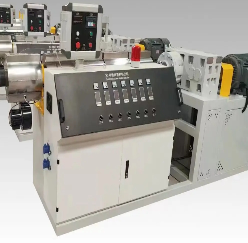 La ligne de production de machines d'extrusion de tuyaux en PVC-BO offre plusieurs avantages
